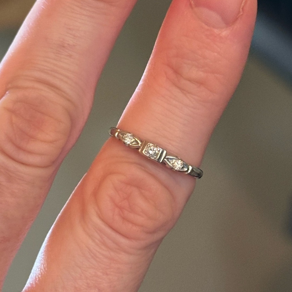 Antique 18K White Gold Diamond Ring Size 6.25 - Picture 6 of 14